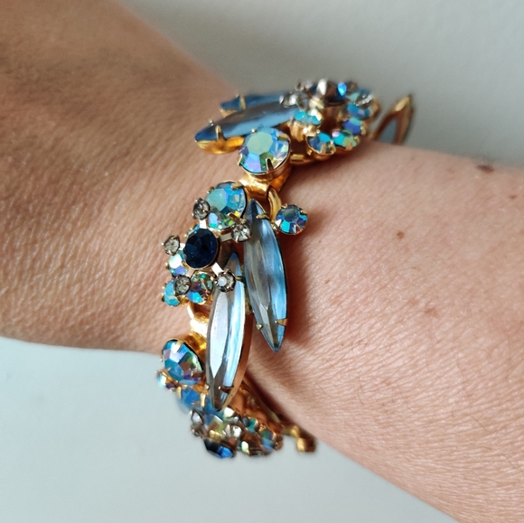 Dazzling Juliana Five Link Bracelet - Picture 2 of 16